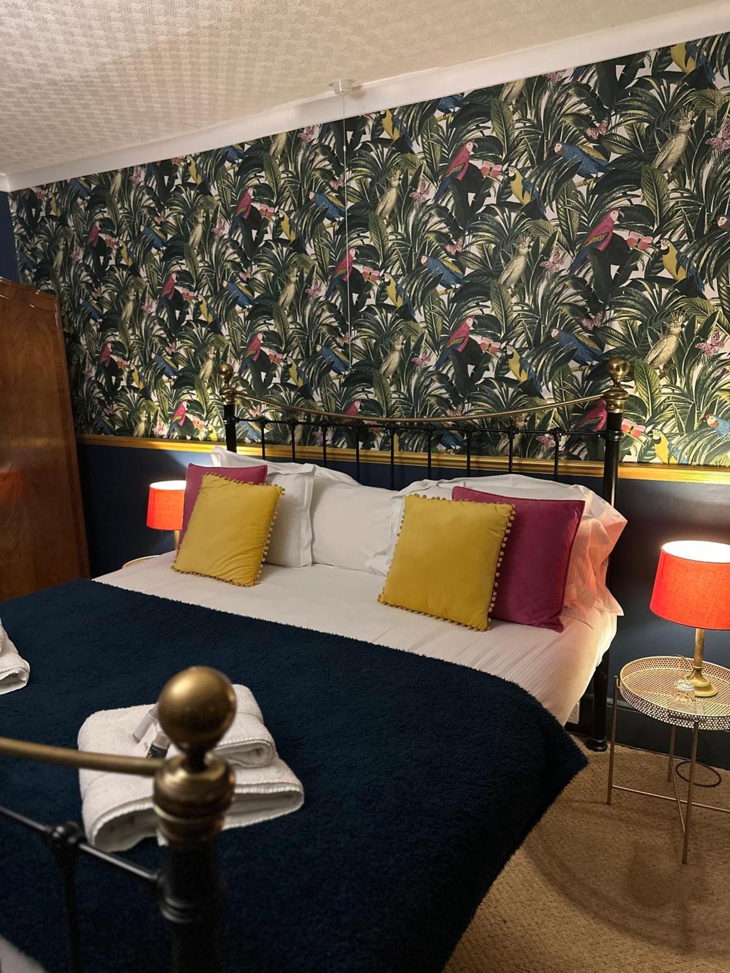 The Kings Arms Inn Montacute Room photo